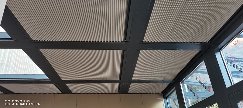 蜂巢帘安装现场 (3).jpg