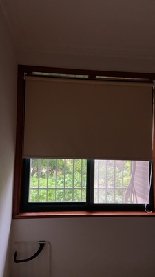  海口美兰餐厅、厨房、浴室环境的窗帘上门安装案例(图5)